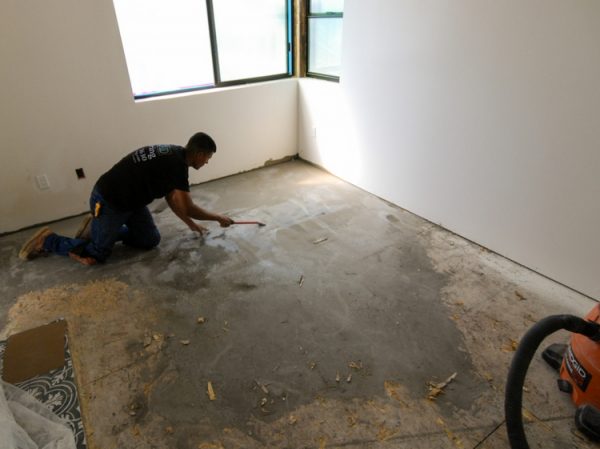 Подготовка на пода за полагане на плочки